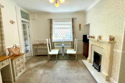 DOUBLE ASPECT DINING ROOM