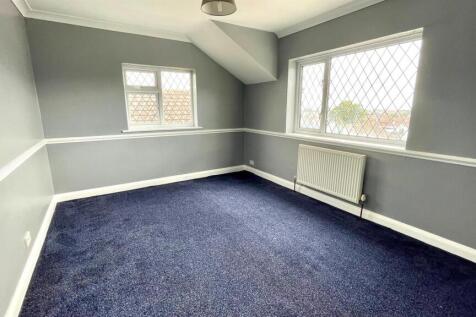 DOUBLE ASPECT BEDROOM 2