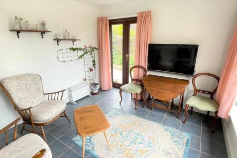 DOUBLE ASPECT GARDEN ROOM