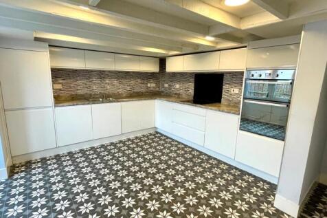 KITCHEN / BREAKFAST ROOM