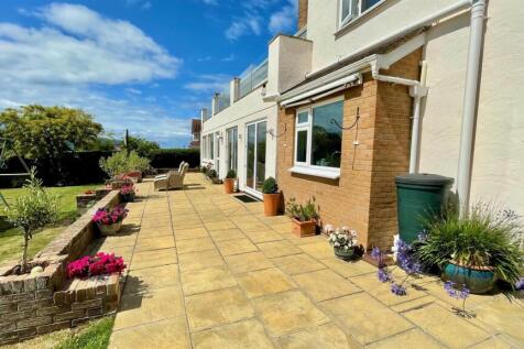 FULL WIDTH PATIO