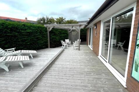 REAR AND SIDE GARDEN