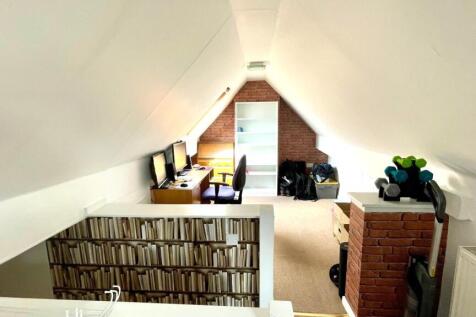 ATTIC ROOM