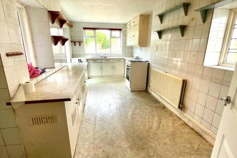 TRIPLE ASPECT KITCHEN