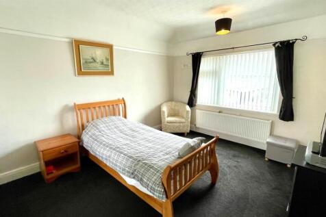 DOUBLE ASPECT BEDROOM 2