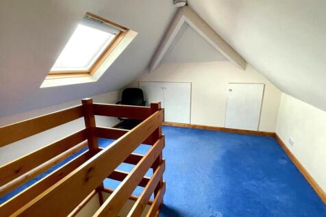 ATTIC ROOM