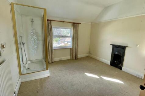 DOUBLE ASPECT BEDROOM 3