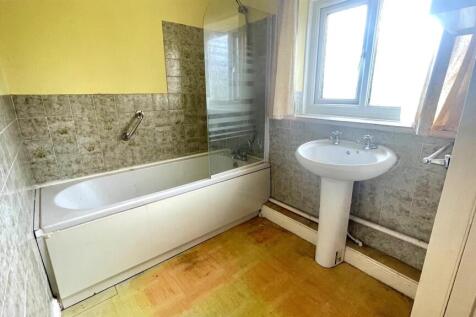 2-PIECE BATHROOM
