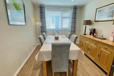 DINING ROOM/BEDROOM 3