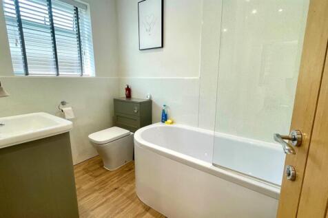 3-PIECE BATHROOM