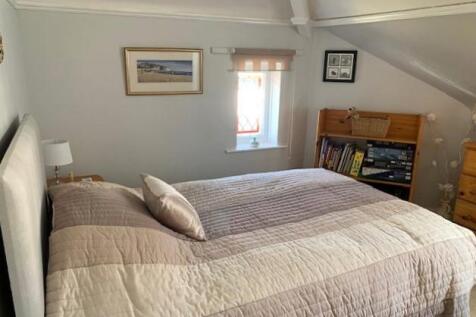 DOUBLE ASPECT BEDROOM 3