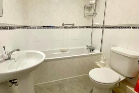 3 PIECE BATHROOM in white
