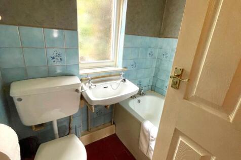 2-PIECE BATHROOM