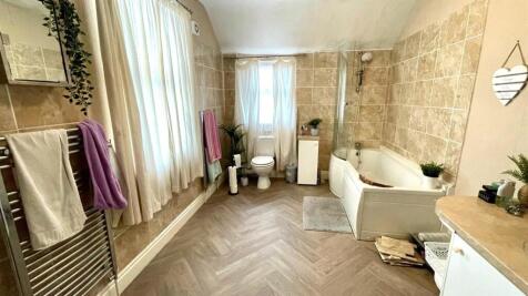 3-PIECE BATHROOM