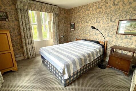 DOUBLE ASPECT BEDROOM 1