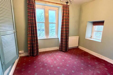 DOUBLE ASPECT BEDROOM 2