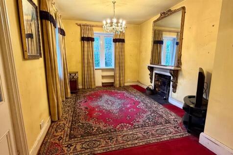 DOUBLE ASPECT SITTING ROOM