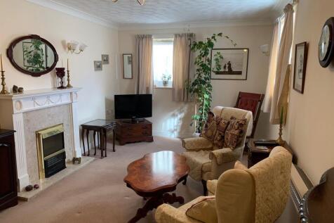 DOUBLE ASPECT LOUNGE