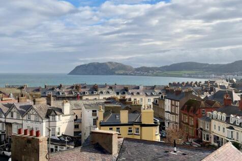 garth ct 14 view 1.jpg