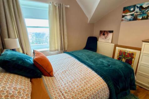 BEDROOM PLUS EN-SUITE