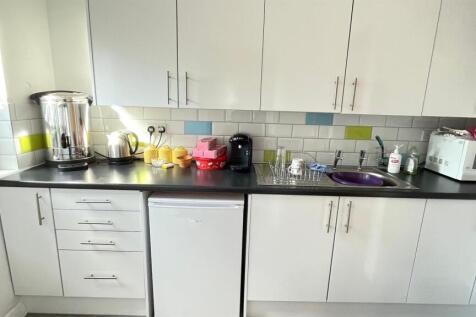 RESIDENTS COMMUNAL KITCHEN