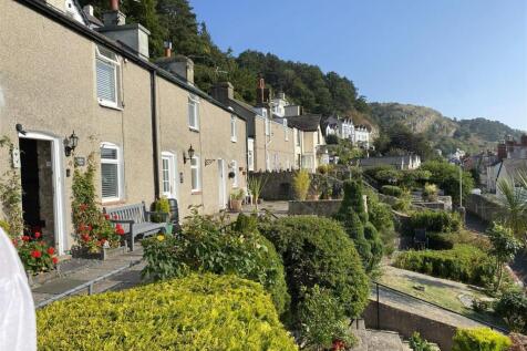 2 cwlach st 13 hse pic.jpg