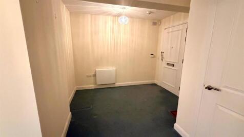 SPACIOUS RECEPTION HALL