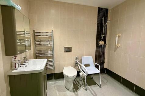 EN-SUITE WET ROOM