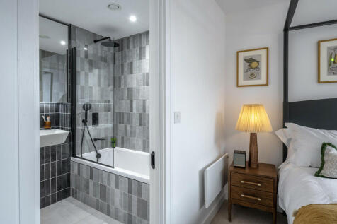 Lockside_ShowFlat...
