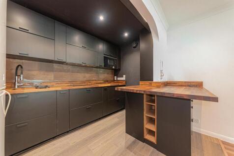 4 Aragon Court (15).jpg