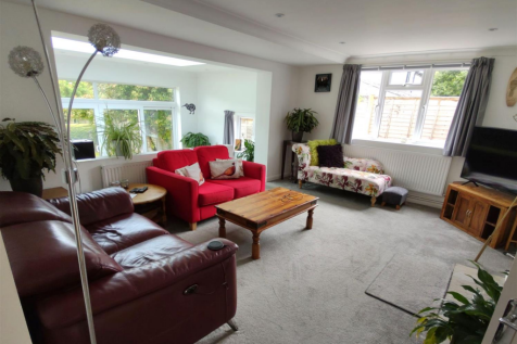 Upper sitting area