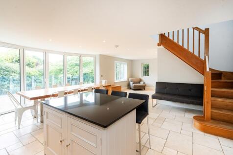 Kitchen living area 