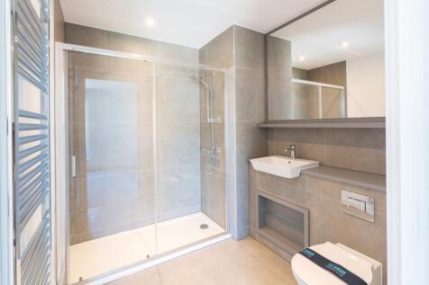 Primary Bedroom En-Suite