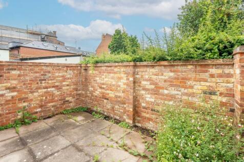 77 Woodstock Road-05644