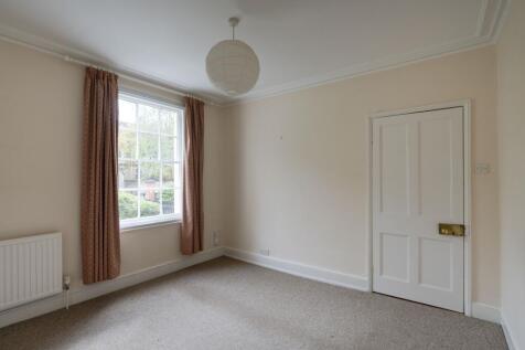 77 Woodstock Road-05469