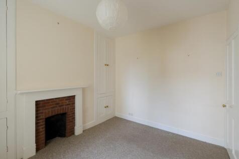 77 Woodstock Road-05506