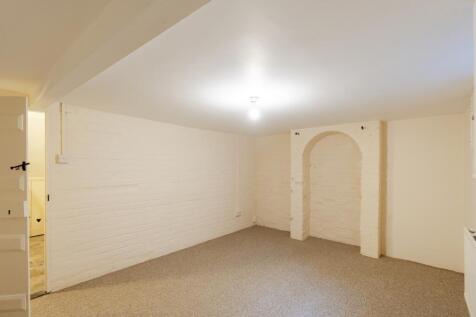 77 Woodstock Road-05524