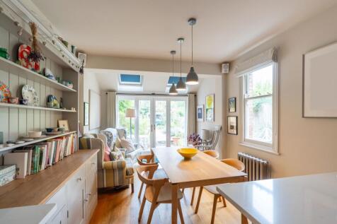 24 Lonsdale Road-04636