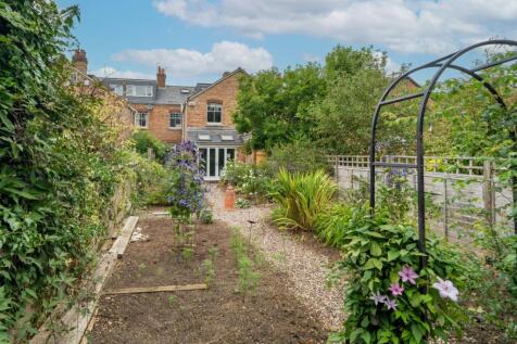 24 Lonsdale Road-05111