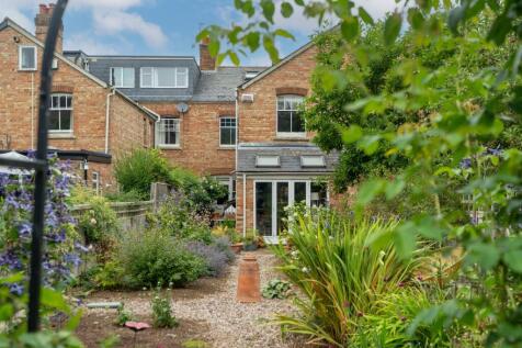 24 Lonsdale Road-05121
