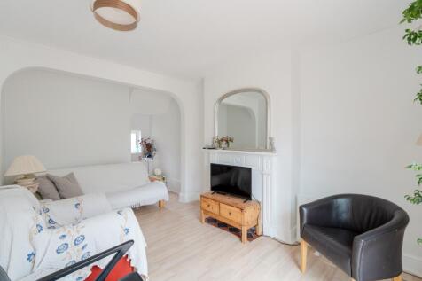 11 Churchill Place-08828