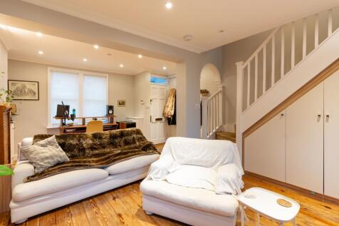 330 Marlborough Road-02862