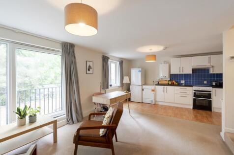 Kitchen living area 