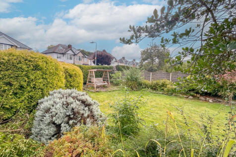 Front garden swin...
