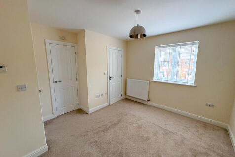 bedroom 1-2