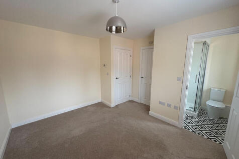 bedroom 1-1