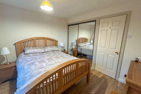 bedroom 1-1