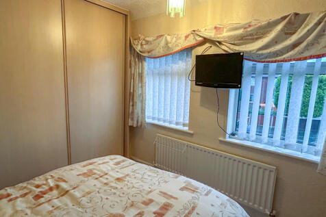 bedroom 1-2