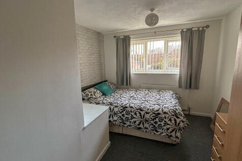 bedroom 2-2