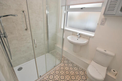 Shower Room_edite...